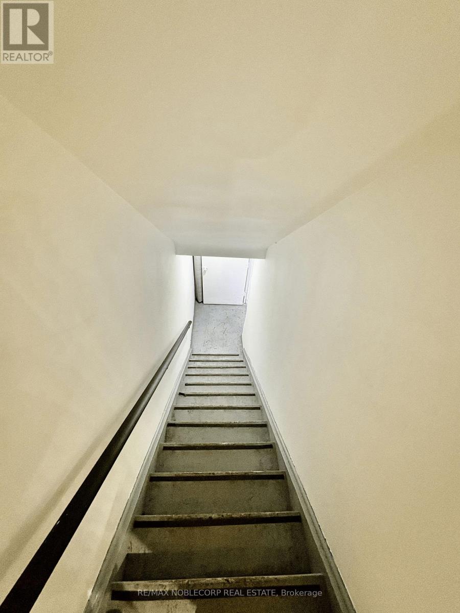 954 Wilson Avenue, Toronto, Ontario  M3K 1E7 - Photo 15 - W12793910