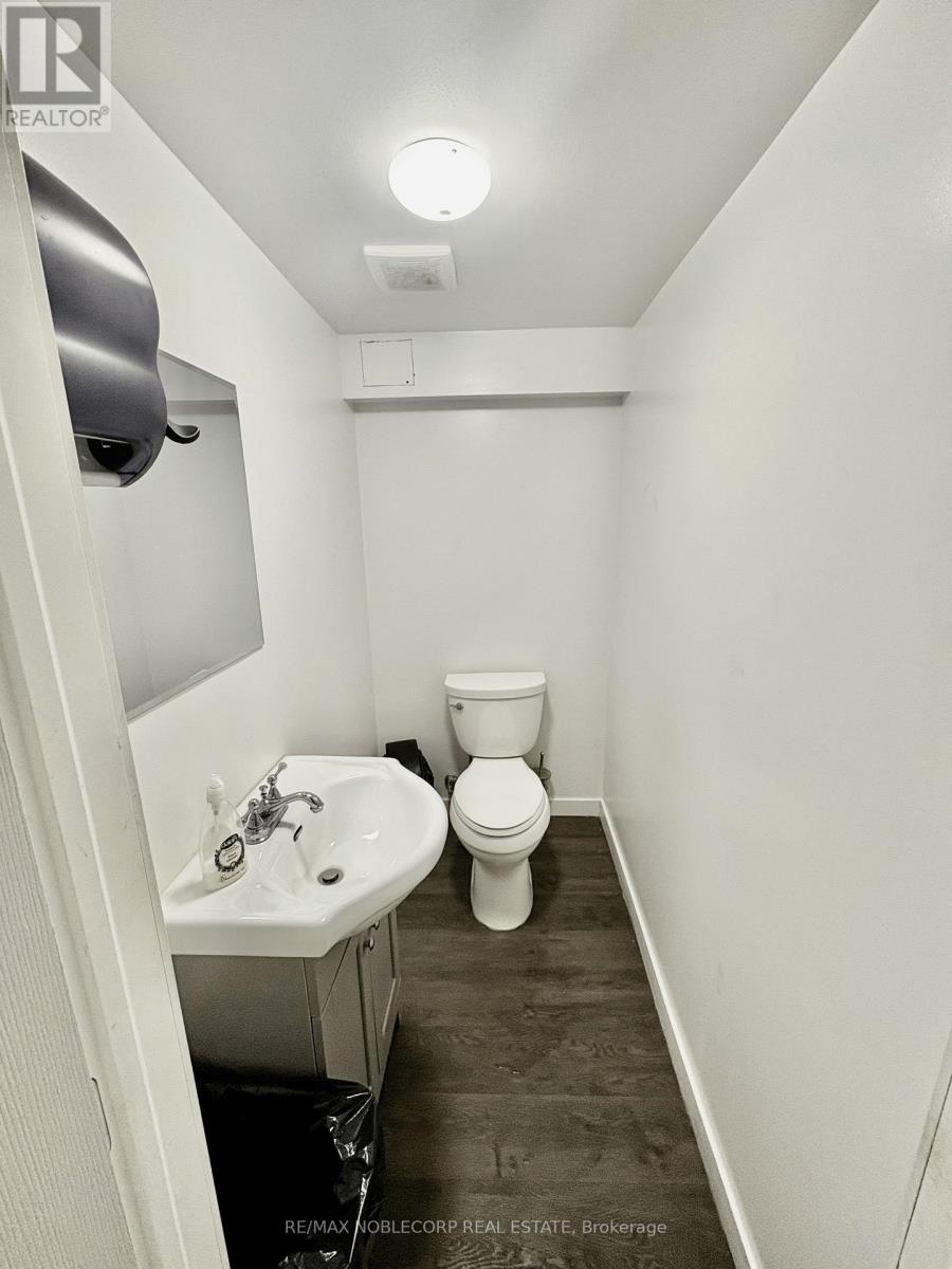 954 Wilson Avenue, Toronto, Ontario  M3K 1E7 - Photo 17 - W12793910