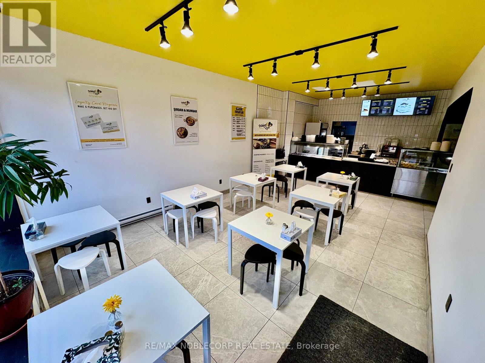 954 Wilson Avenue, Toronto, Ontario  M3K 1E7 - Photo 2 - W12793910