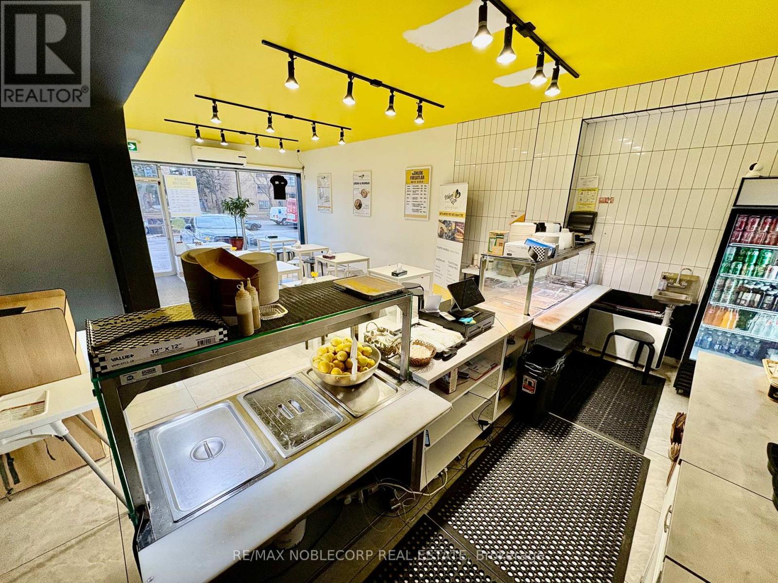 954 Wilson Avenue, Toronto, Ontario  M3K 1E7 - Photo 8 - W12793910