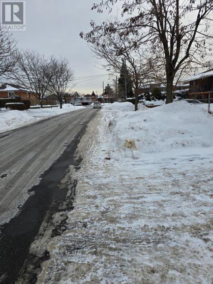 Lower - 12 Bamford Crescent, Toronto, Ontario  M3N 1T8 - Photo 3 - W12794066