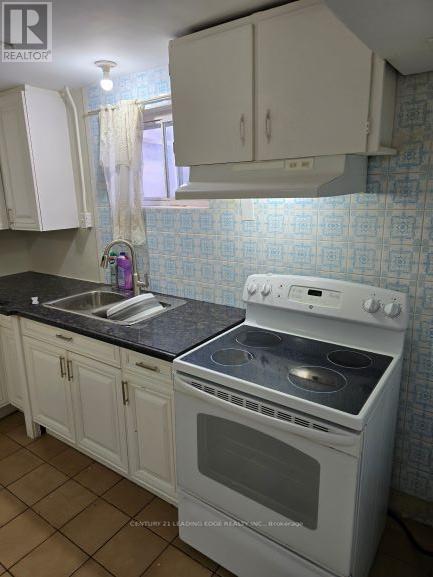 Lower - 12 Bamford Crescent, Toronto, Ontario  M3N 1T8 - Photo 33 - W12794066