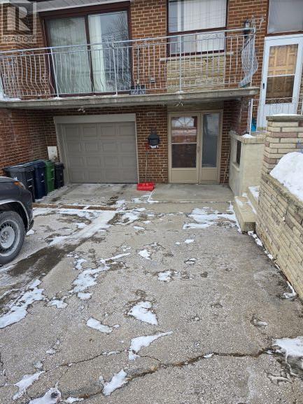 Lower - 12 Bamford Crescent, Toronto, Ontario  M3N 1T8 - Photo 6 - W12794066