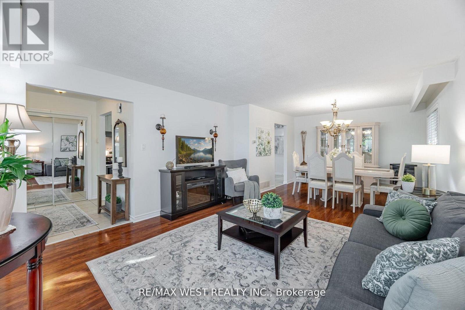 17 Malcolm Crescent, Brampton, Ontario  L6S 3C7 - Photo 10 - W12794084