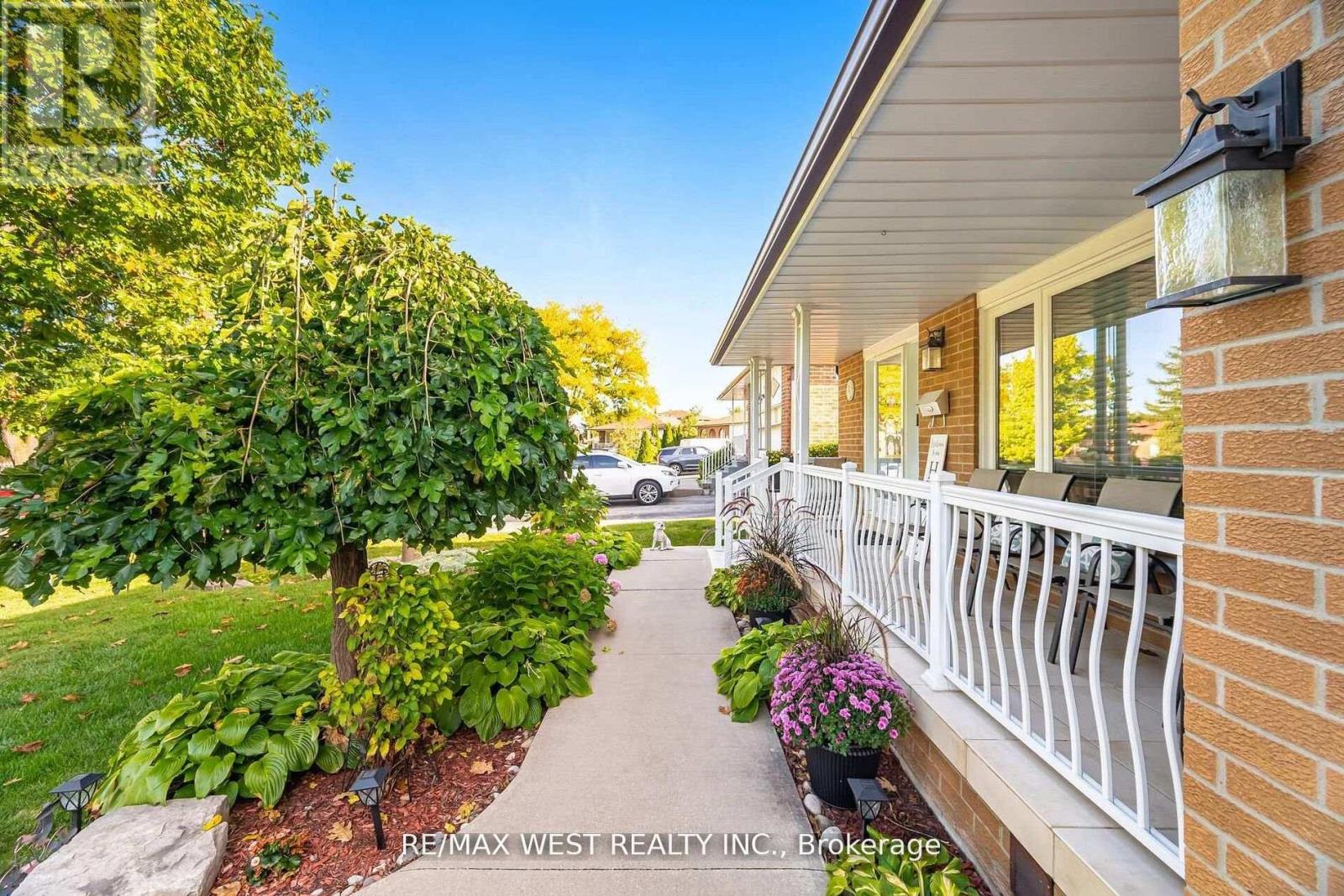 17 Malcolm Crescent, Brampton, Ontario  L6S 3C7 - Photo 33 - W12794084