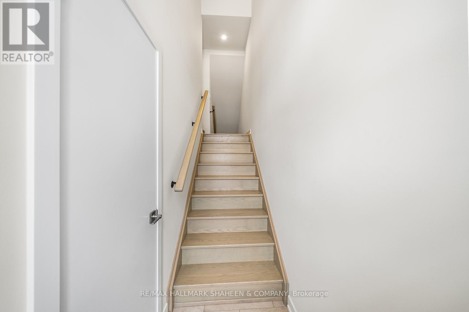 1354 Kaniv Street, Oakville, Ontario  L6M 5R3 - Photo 46 - W12794108