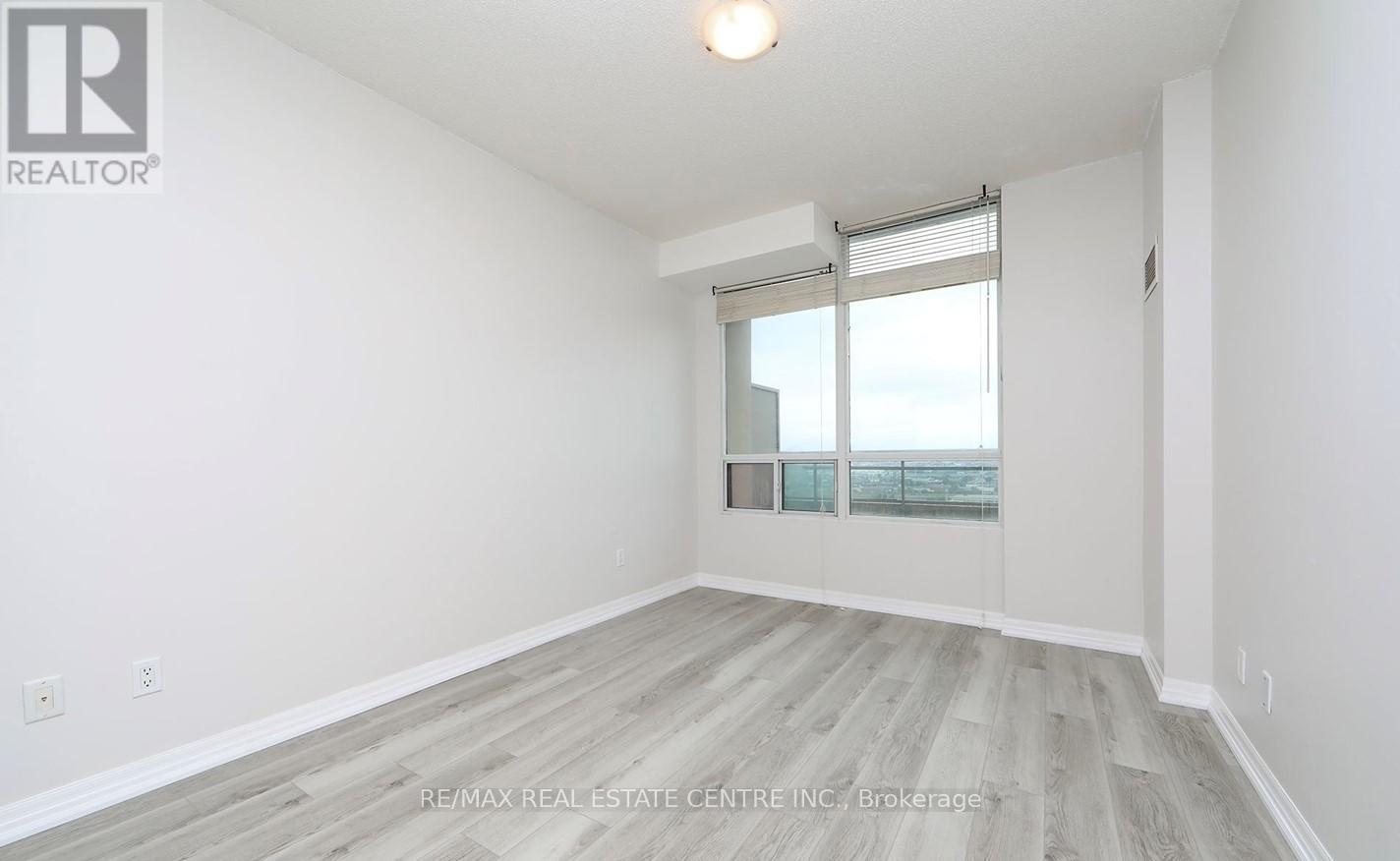 1901 - 1359 Rathburn Road, Mississauga, Ontario L4W 5P7 - Photo 14 - W12794116