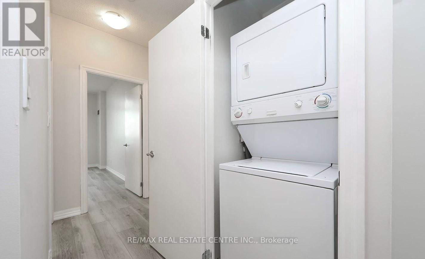 1901 - 1359 Rathburn Road, Mississauga, Ontario L4W 5P7 - Photo 18 - W12794116