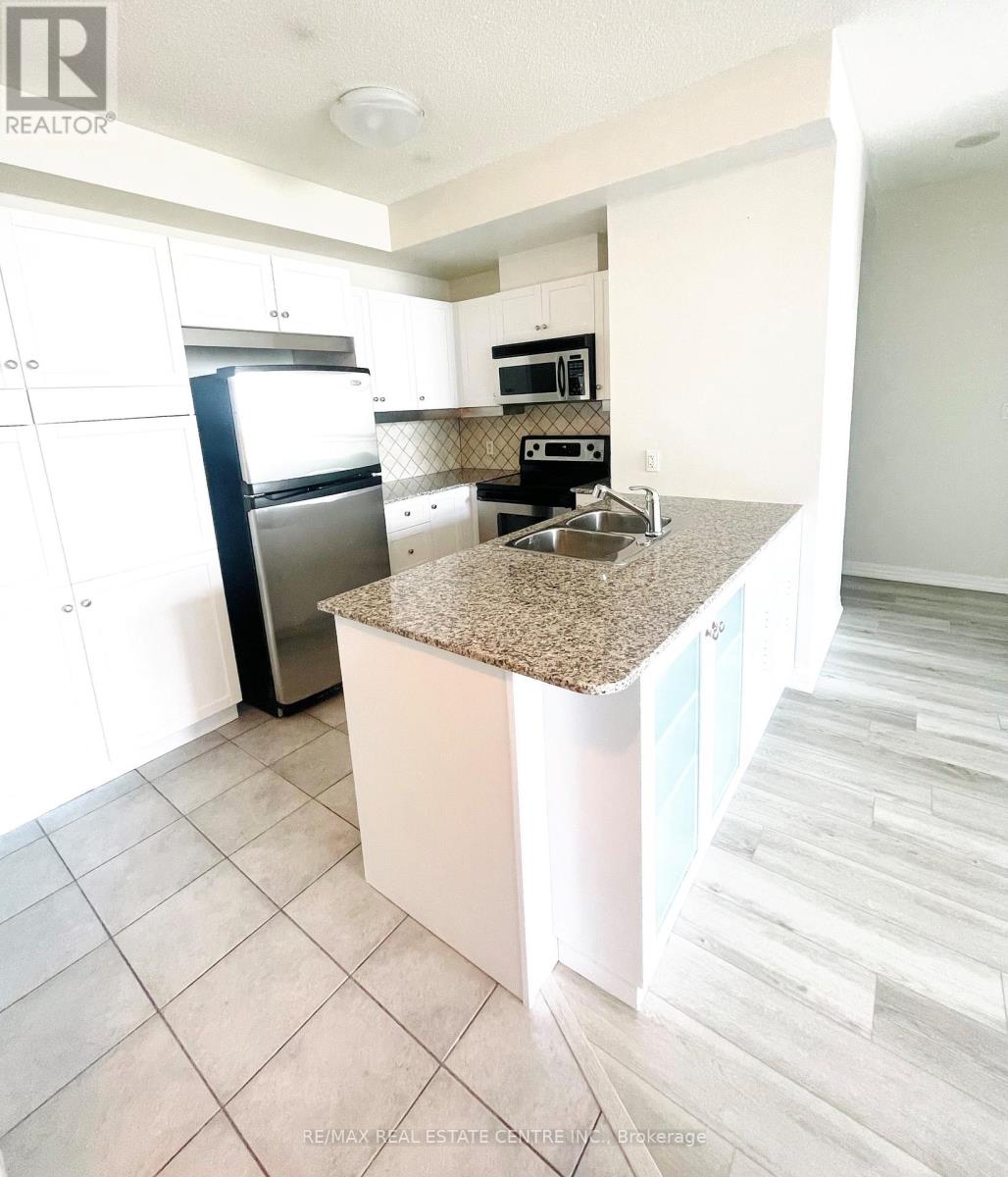 1901 - 1359 Rathburn Road, Mississauga, Ontario L4W 5P7 - Photo 4 - W12794116