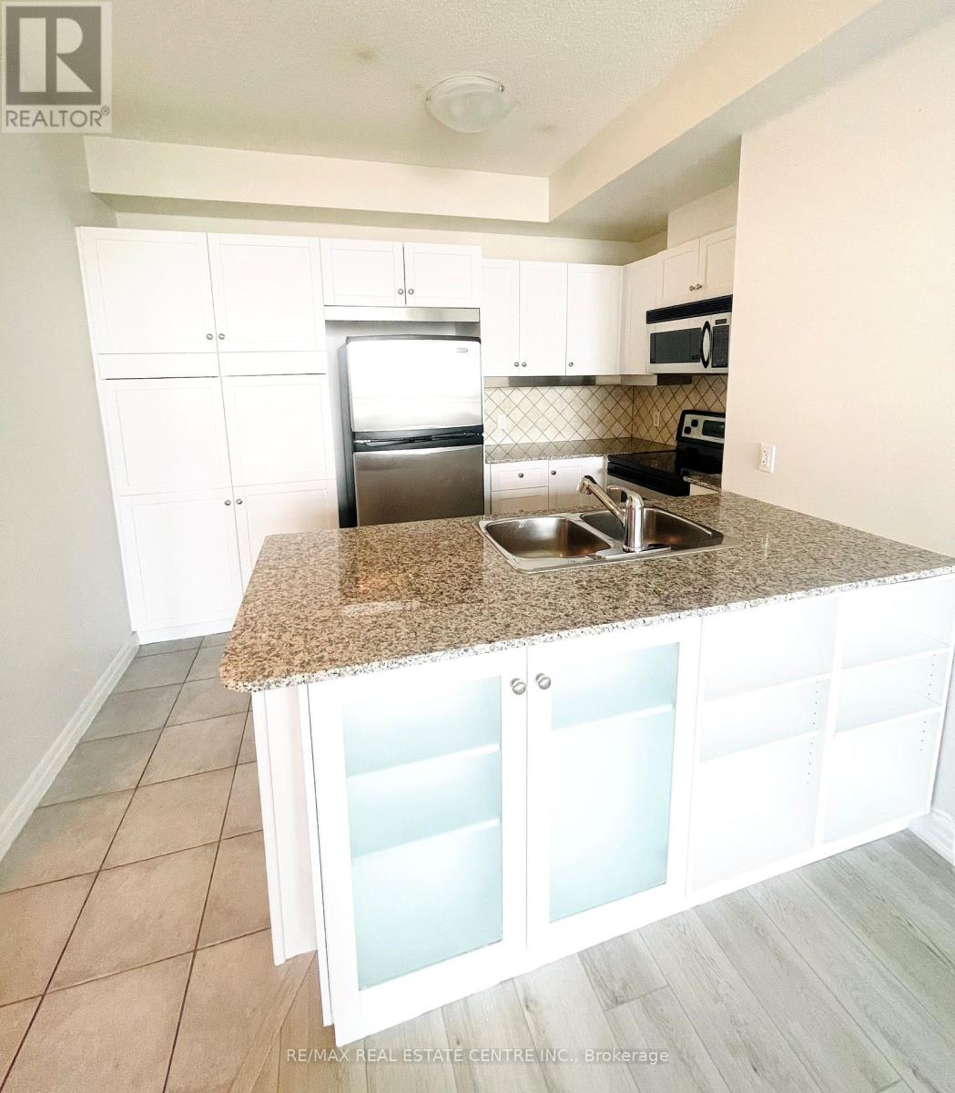 1901 - 1359 Rathburn Road, Mississauga, Ontario L4W 5P7 - Photo 6 - W12794116