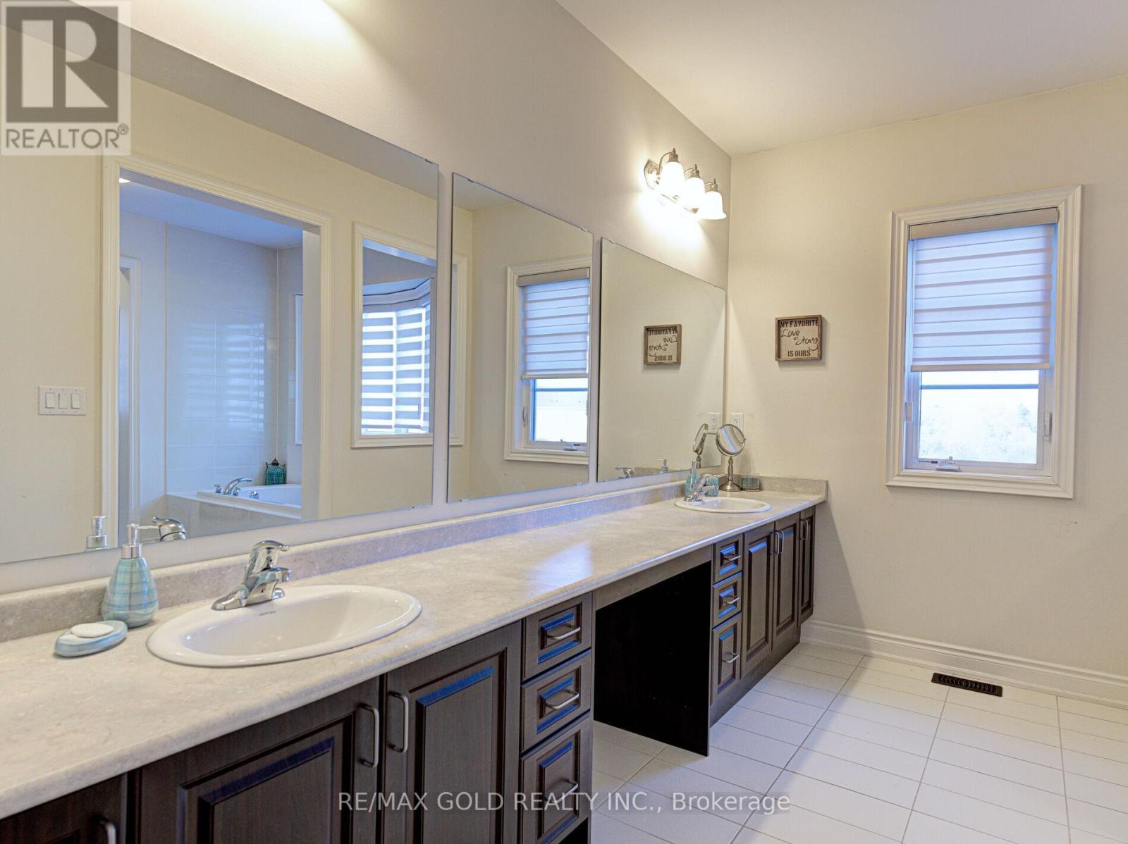 25 Leo Austin Road, Brampton, Ontario  L6P 4C4 - Photo 21 - W12794120