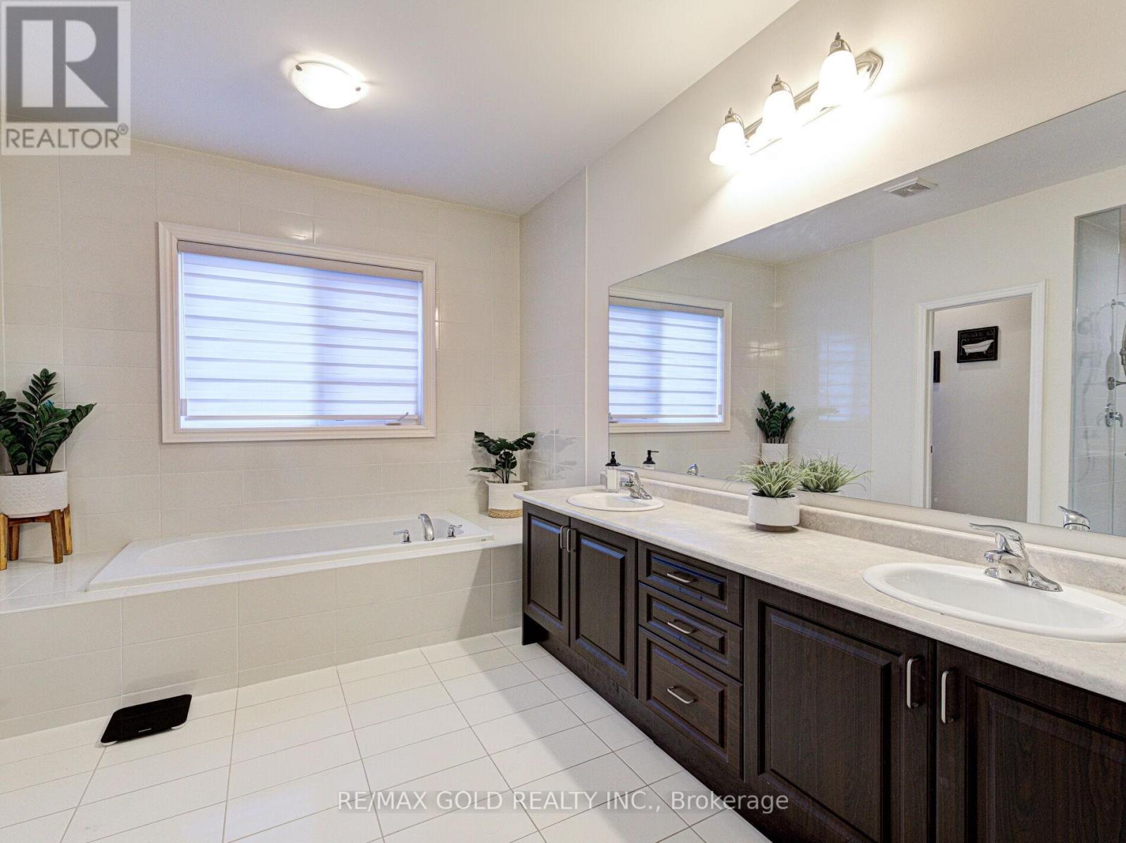 25 Leo Austin Road, Brampton, Ontario  L6P 4C4 - Photo 23 - W12794120