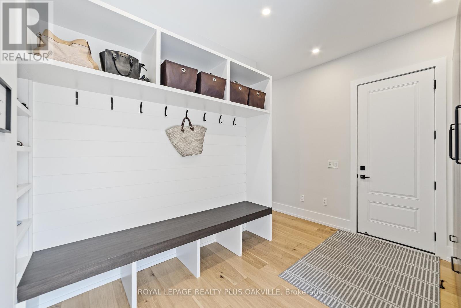 2057 Salvator Boulevard, Oakville, Ontario  L6L 1M9 - Photo 10 - W12794130