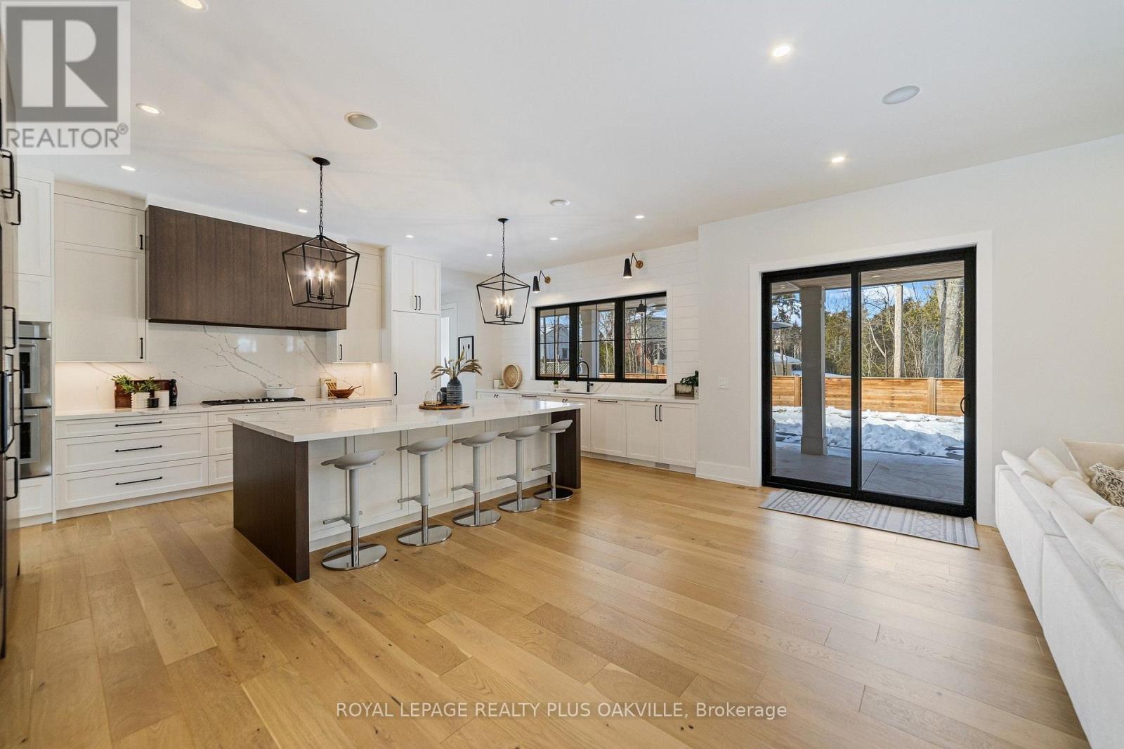 2057 Salvator Boulevard, Oakville, Ontario  L6L 1M9 - Photo 15 - W12794130