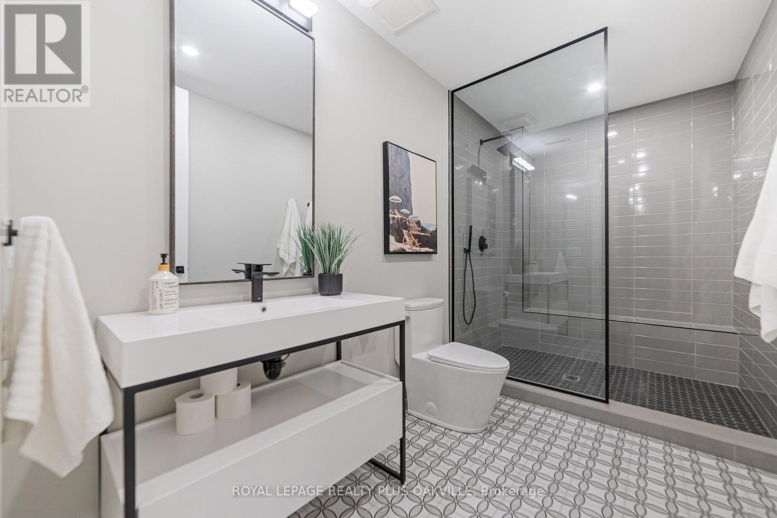 2057 Salvator Boulevard, Oakville, Ontario  L6L 1M9 - Photo 42 - W12794130