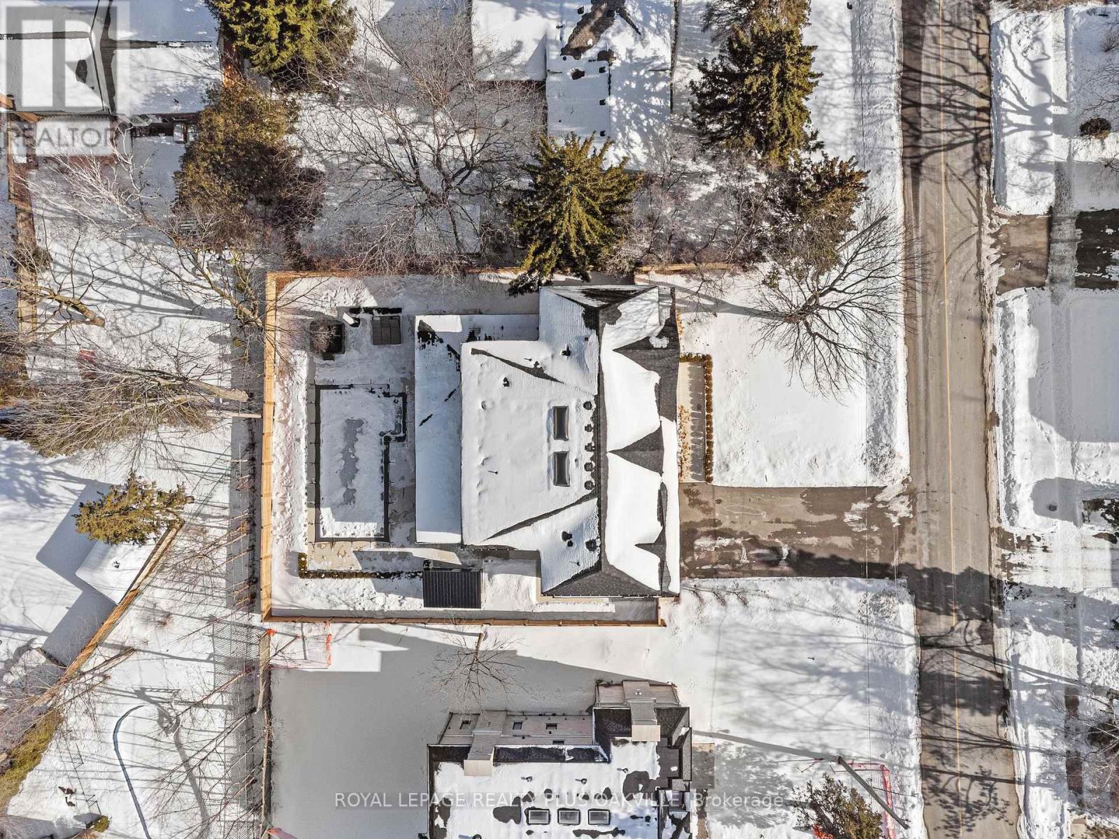 2057 Salvator Boulevard, Oakville, Ontario  L6L 1M9 - Photo 49 - W12794130