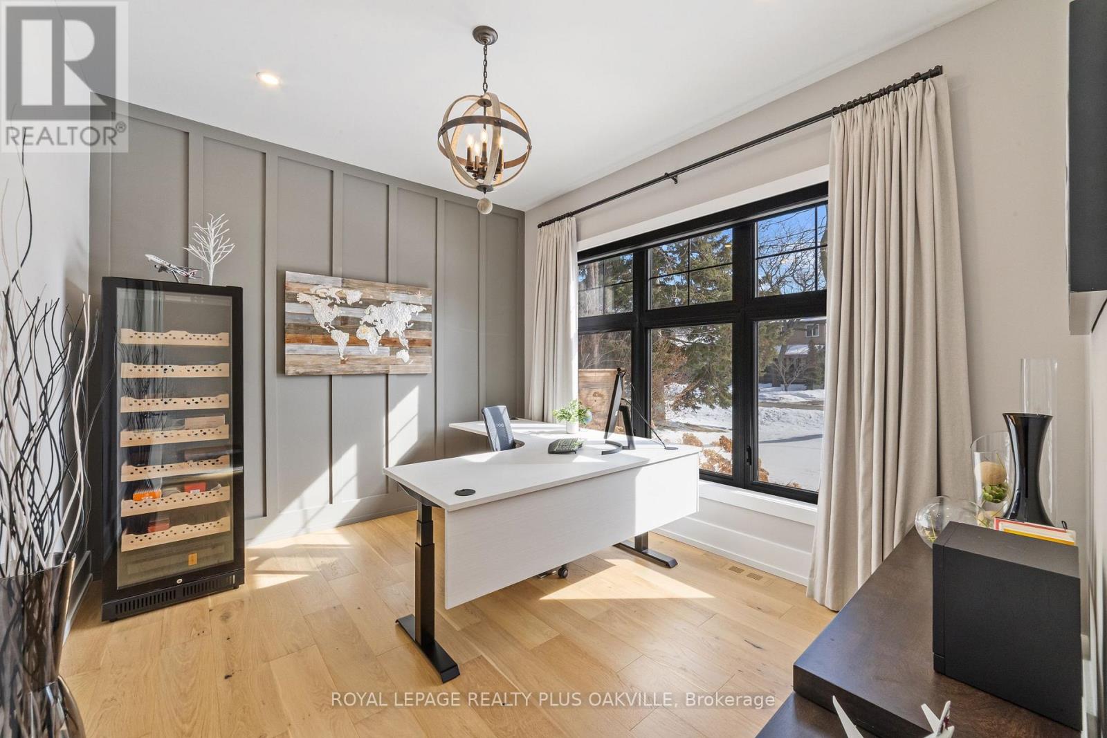 2057 Salvator Boulevard, Oakville, Ontario  L6L 1M9 - Photo 5 - W12794130