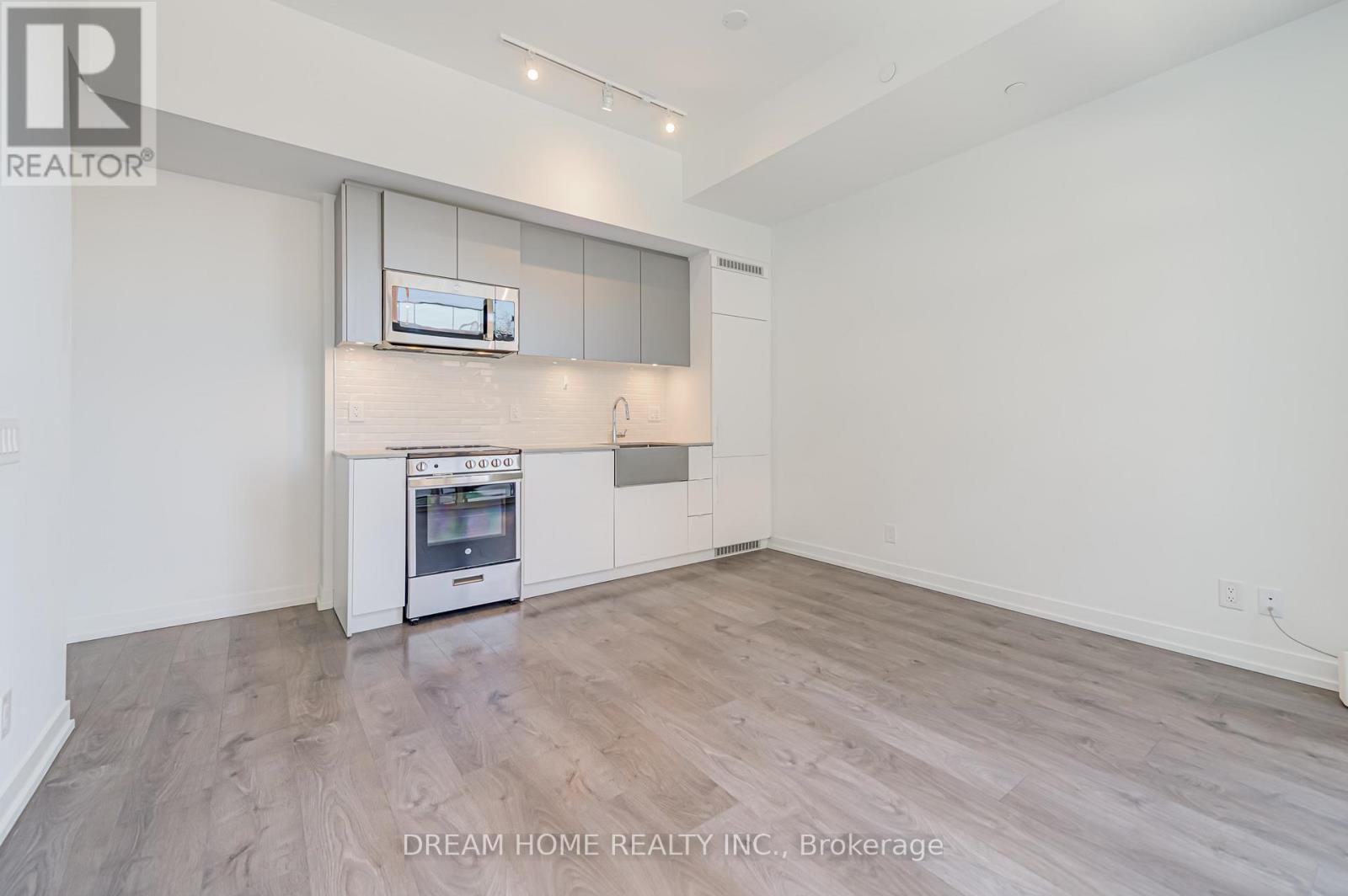 270 Dufferin Street, Toronto, Ontario  M6K 0H8 - Photo 16 - W12794136