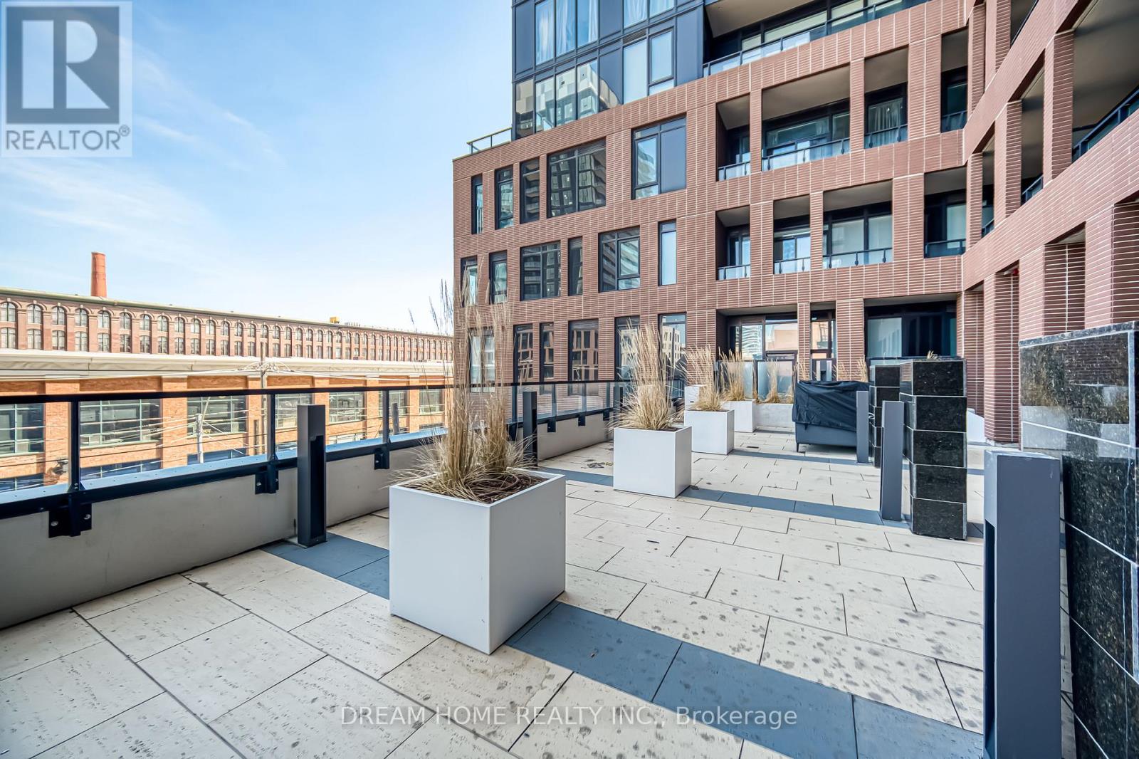 270 Dufferin Street, Toronto, Ontario  M6K 0H8 - Photo 29 - W12794136