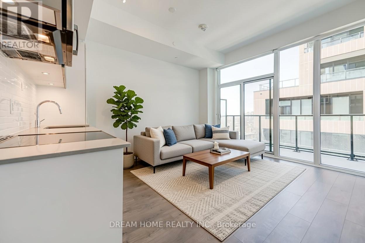 270 Dufferin Street, Toronto, Ontario  M6K 0H8 - Photo 6 - W12794136