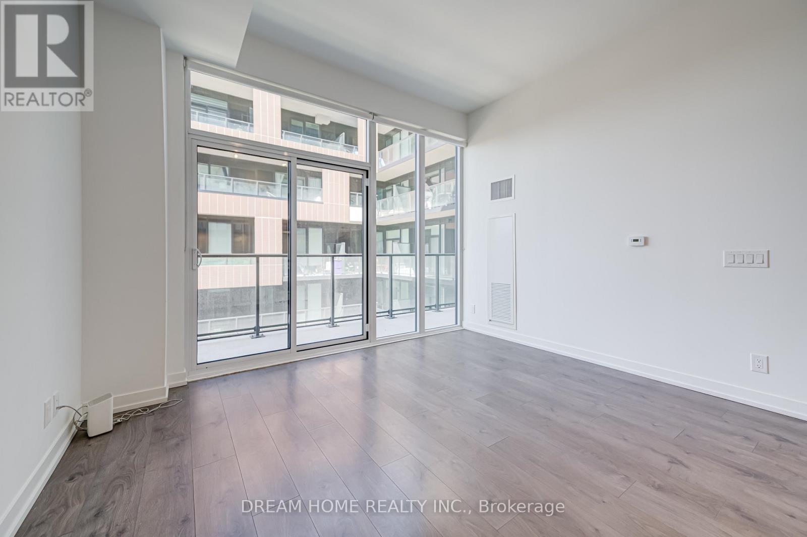 270 Dufferin Street, Toronto, Ontario  M6K 0H8 - Photo 9 - W12794136