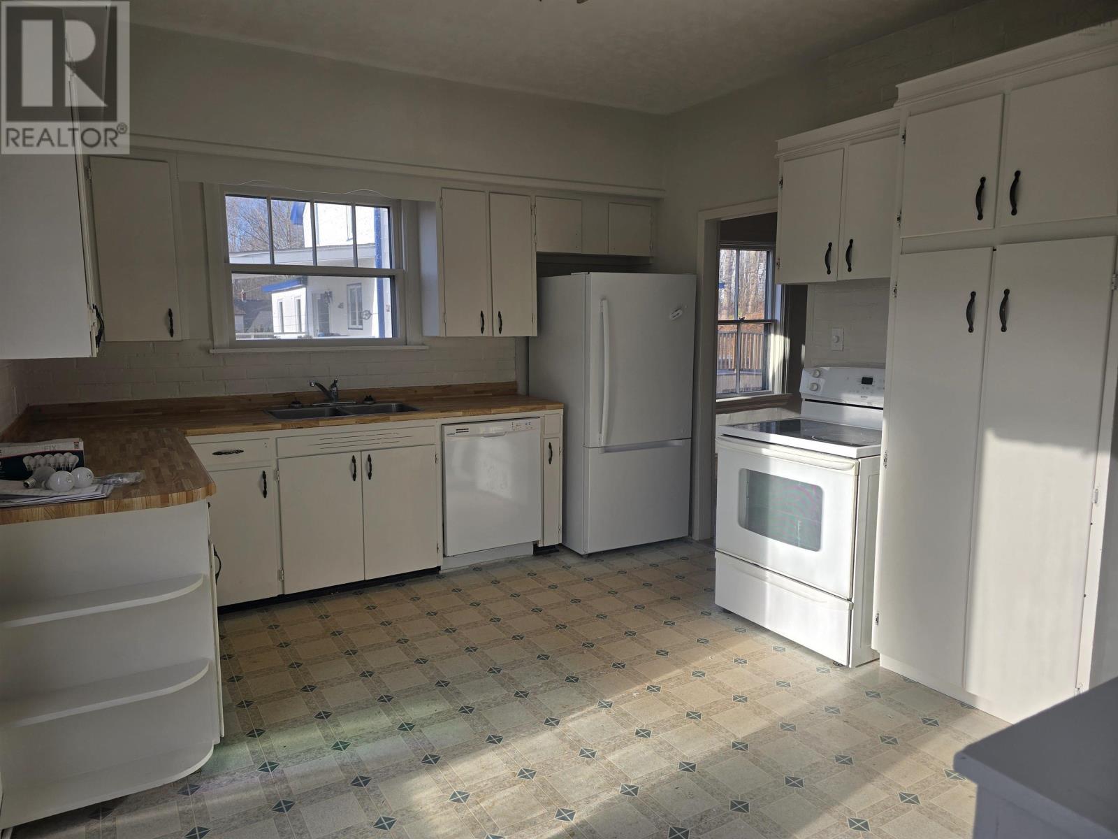 63 Elm Street, Bridgewater, Nova Scotia B4V 2V5 - Photo 14 - 202512438