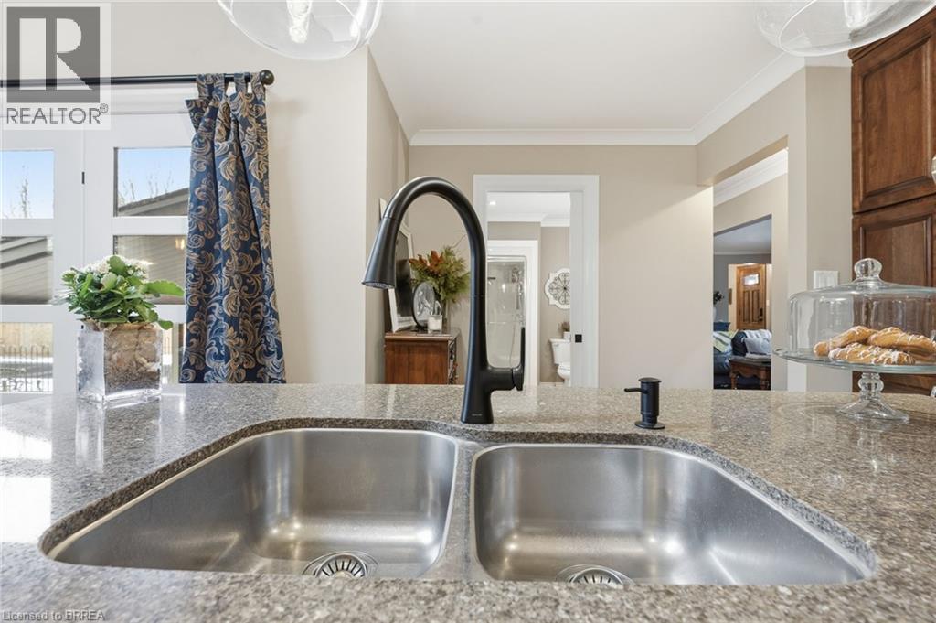 86 Elm Street, Brantford, Ontario  N3R 4V2 - Photo 13 - 40804501