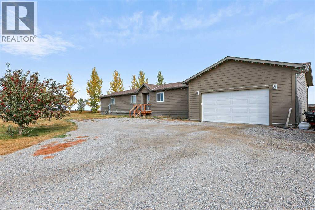 241003 Range Road 235, Rural Wheatland County, Alberta  T1P 2B5 - Photo 3 - A2261308