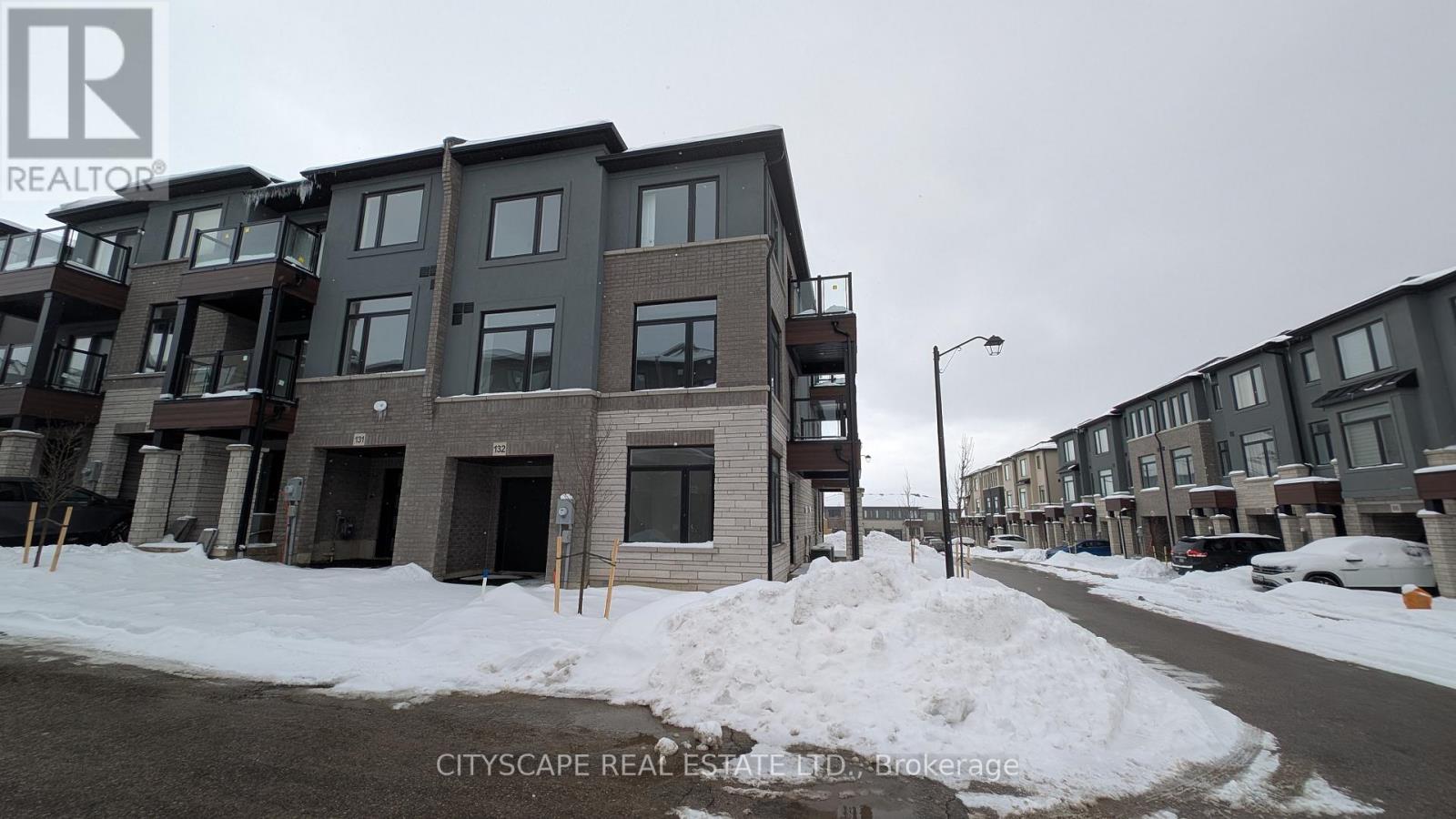 11 - 155 Equestrian Way, Cambridge, Ontario  N3E 0E8 - Photo 1 - X12794032