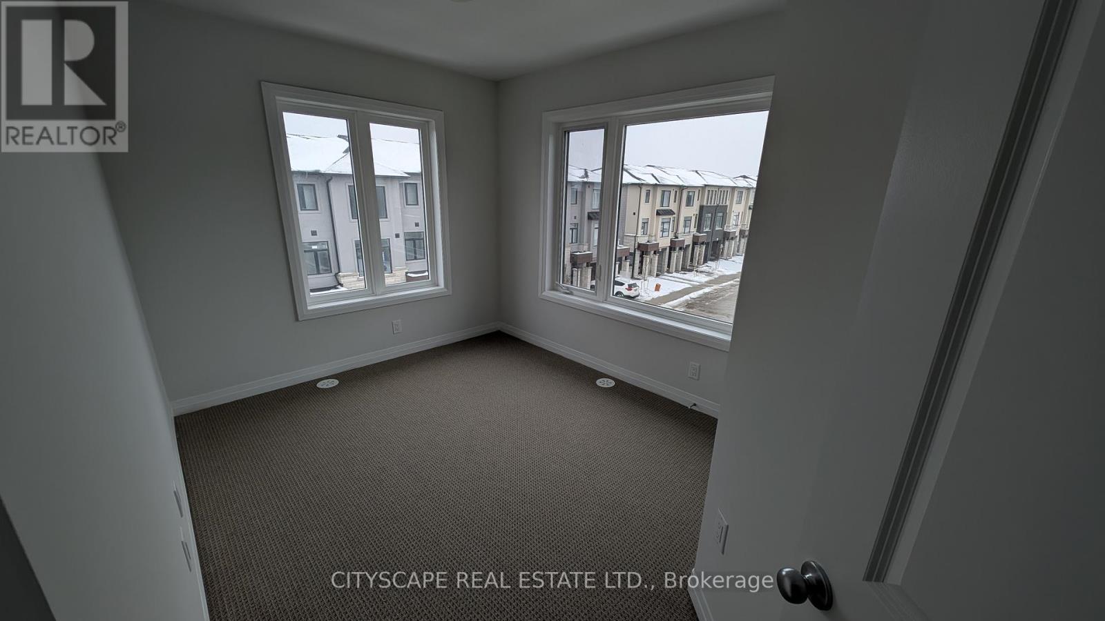 11 - 155 Equestrian Way, Cambridge, Ontario  N3E 0E8 - Photo 10 - X12794032