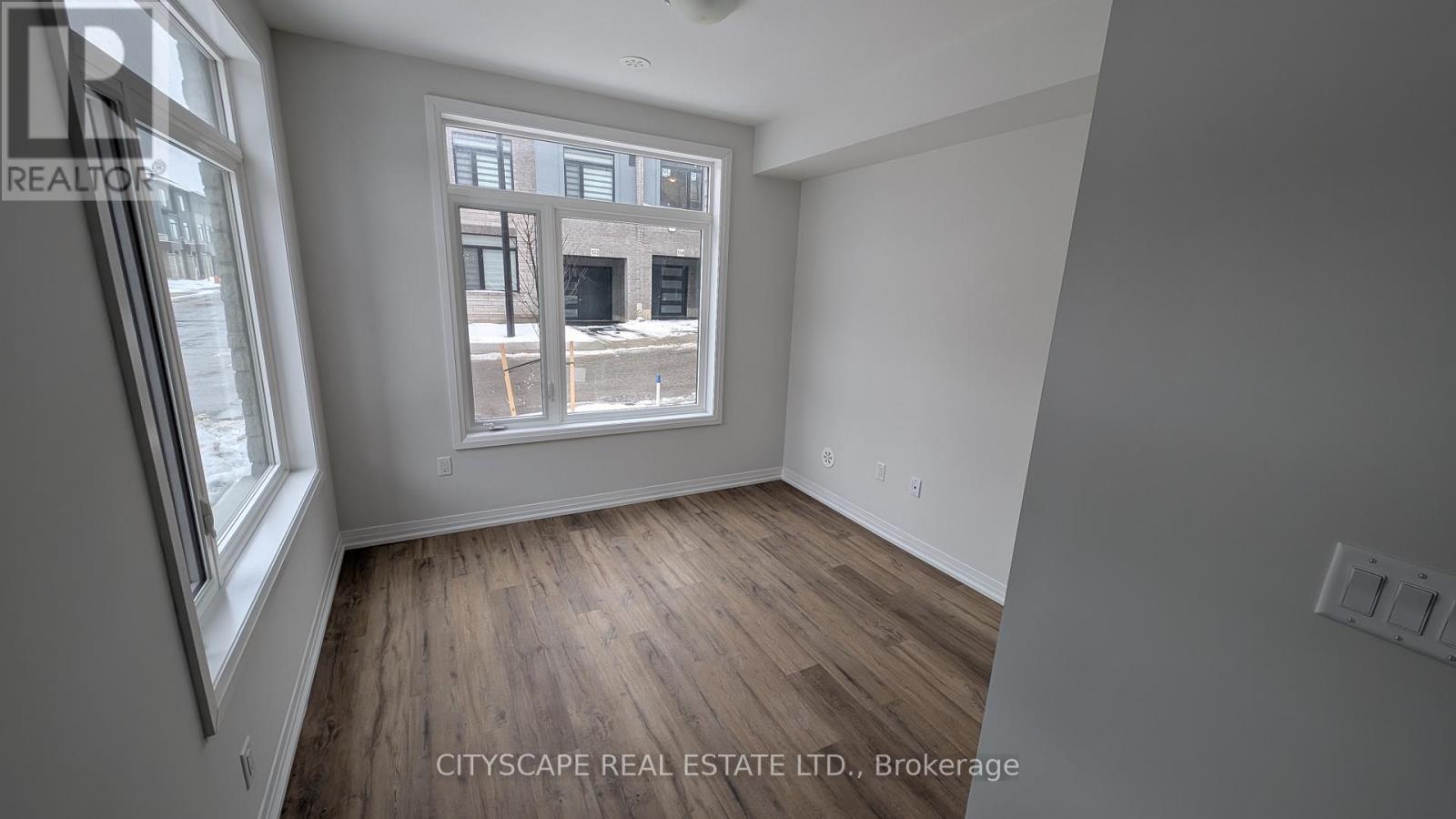 11 - 155 Equestrian Way, Cambridge, Ontario  N3E 0E8 - Photo 5 - X12794032