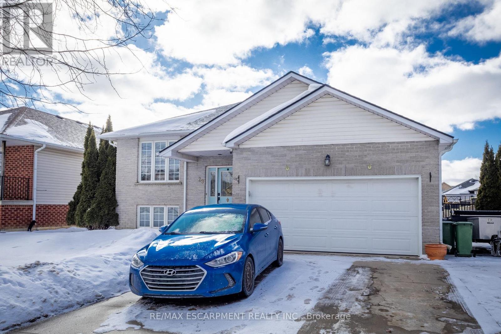 29 Longview Court, Hamilton, Ontario  L0R 1W0 - Photo 4 - X12794060