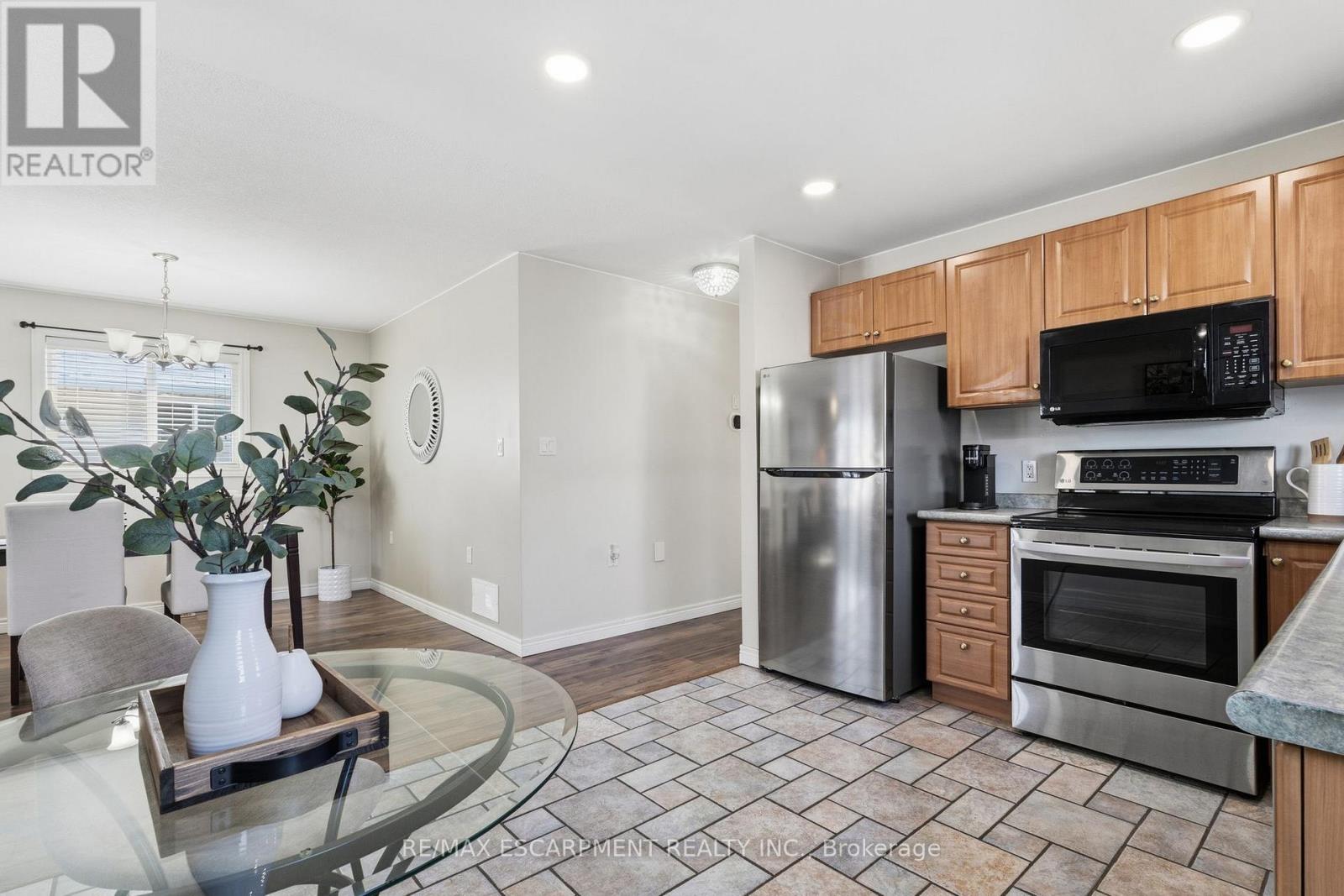 29 Longview Court, Hamilton, Ontario  L0R 1W0 - Photo 9 - X12794060