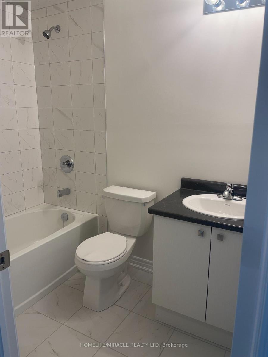 41 Mia Drive, Hamilton, Ontario  L9B 1K2 - Photo 11 - X12794128