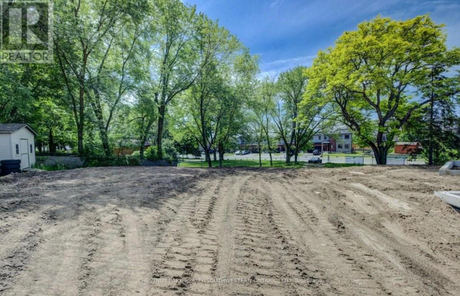 416 Woolwich Street, Waterloo, Ontario  N2K 2L3 - Photo 2 - X12794134