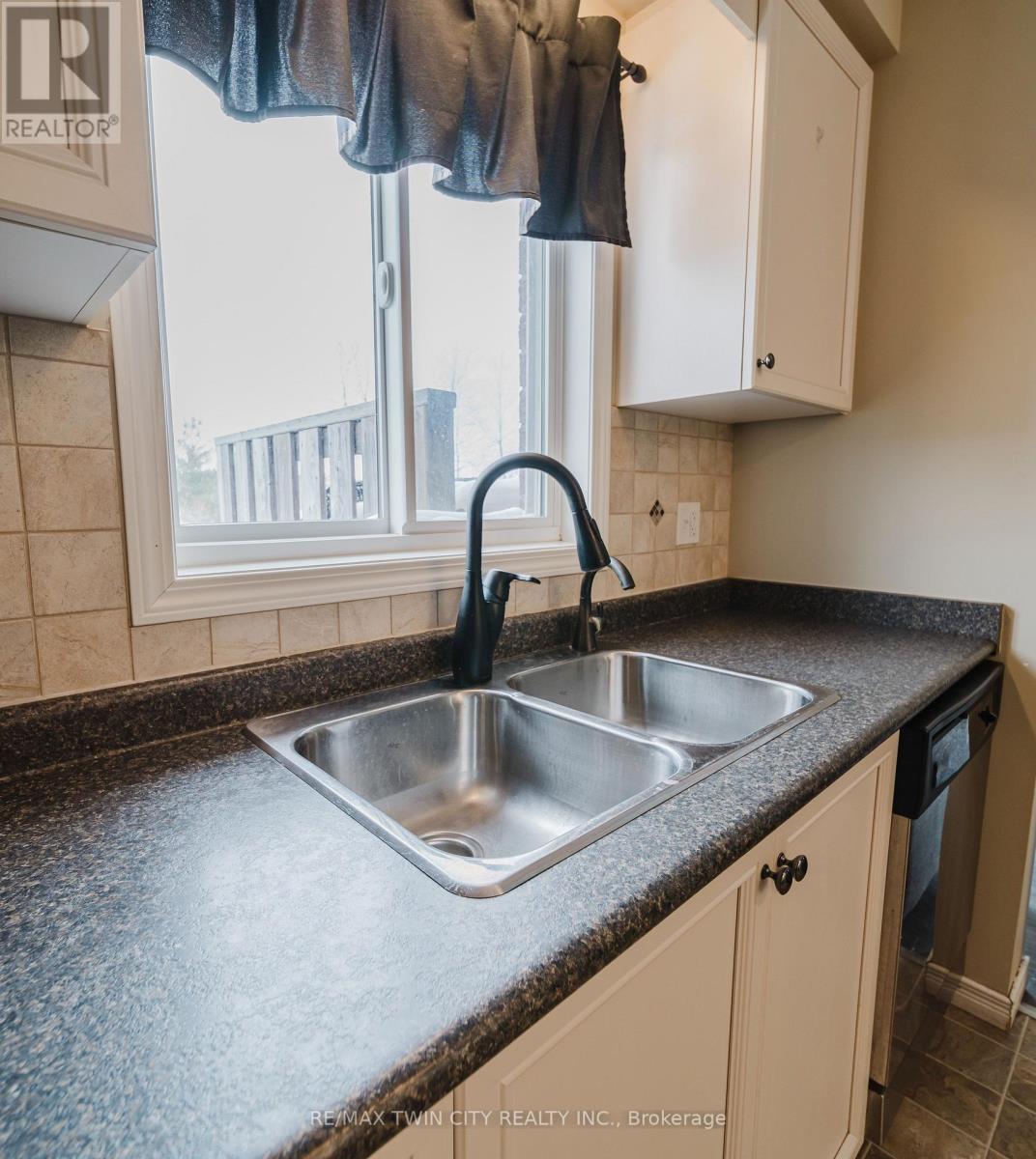 34 Captain Mccallum Drive, Wilmot, Ontario  N3A 0B7 - Photo 6 - X12794146