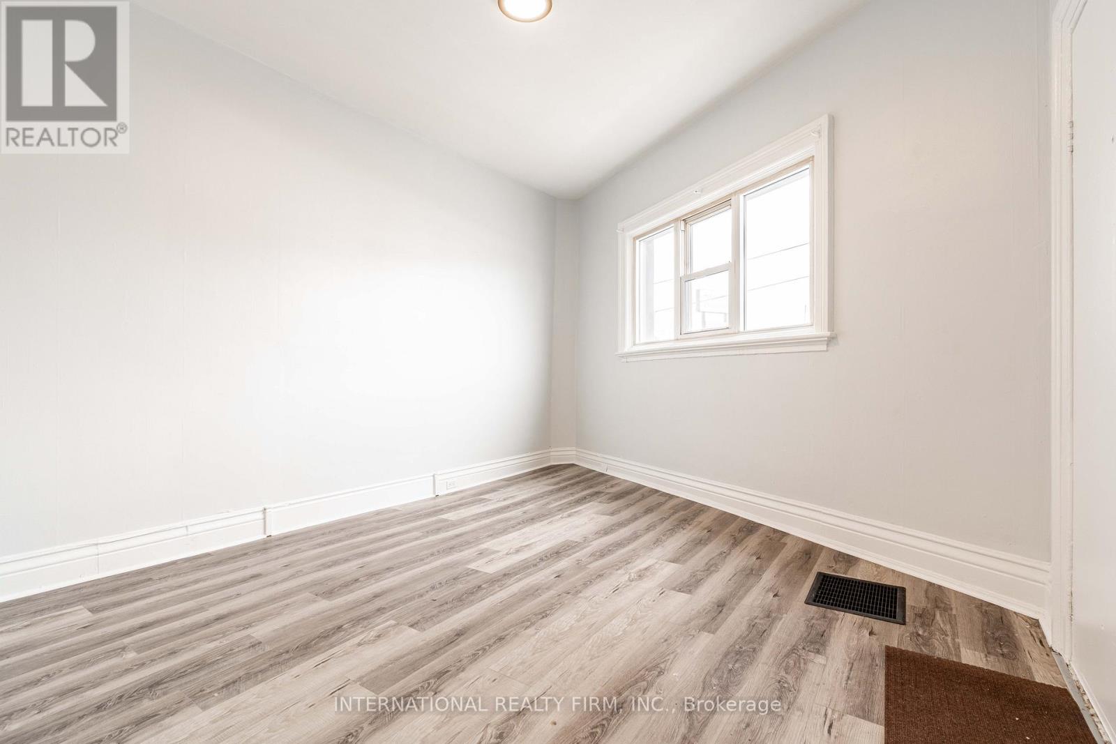 221 Hamilton Road, London East, Ontario  N5Z 1P9 - Photo 2 - X12794152