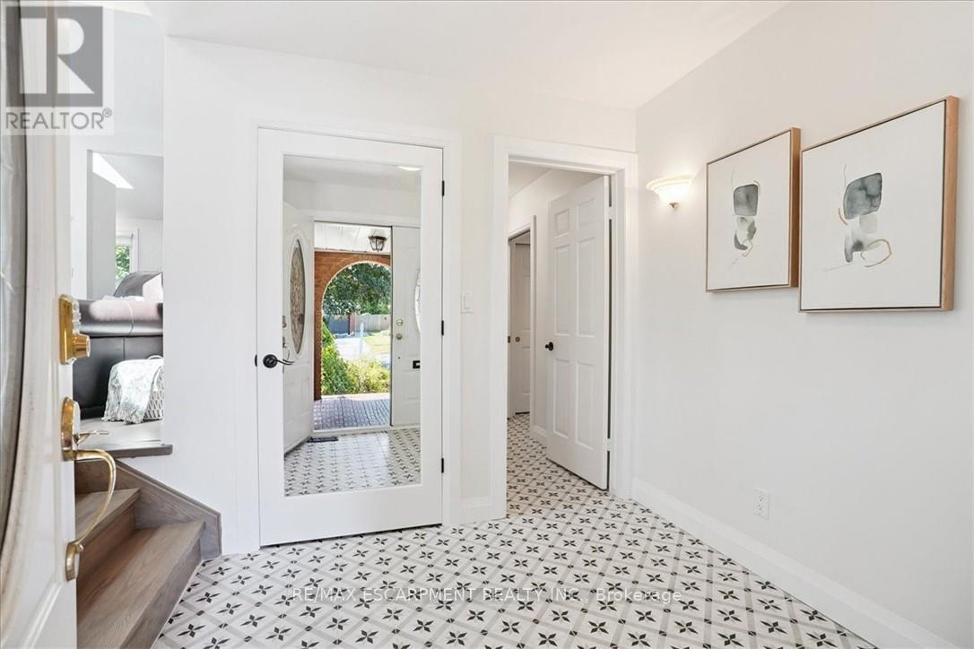 93 Westgate Park Drive, St. Catharines, Ontario  L2N 5X1 - Photo 5 - X12794166