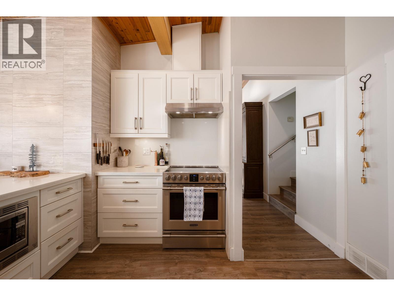 3642 Sykes Road, North Vancouver, British Columbia  V7K 2A7 - Photo 12 - R3090225