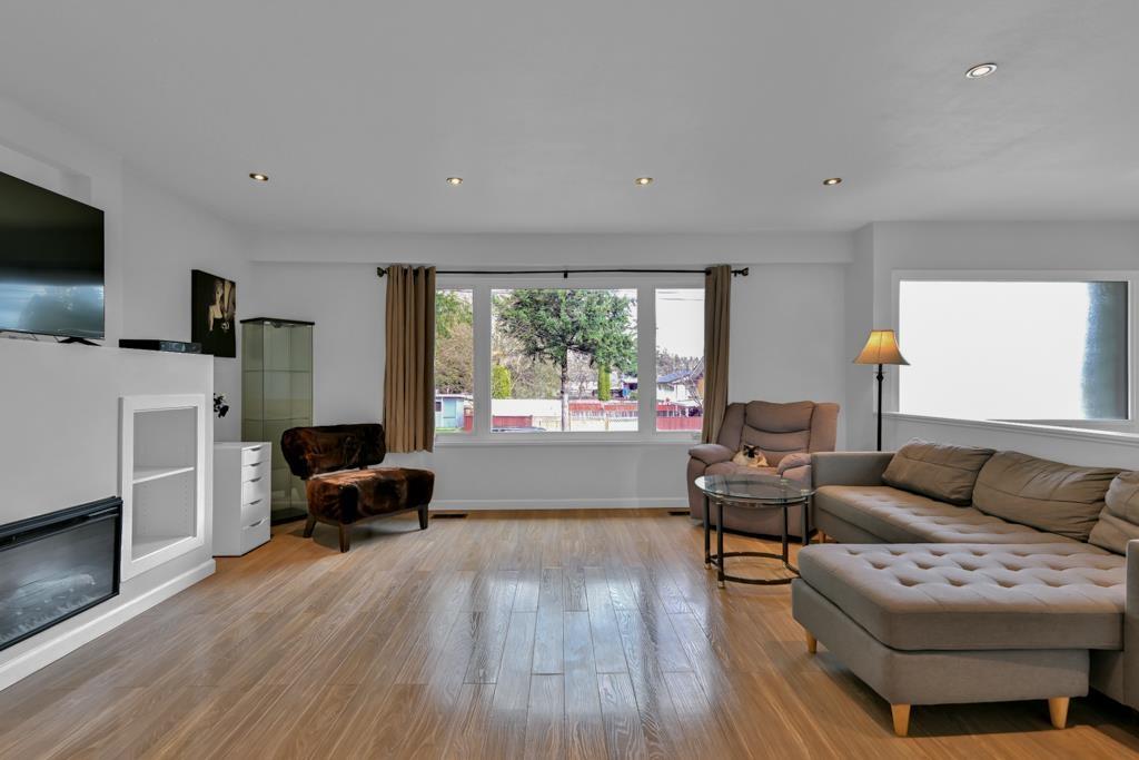 14486 109 Avenue, Surrey, British Columbia  V3R 1Y1 - Photo 3 - R3089235