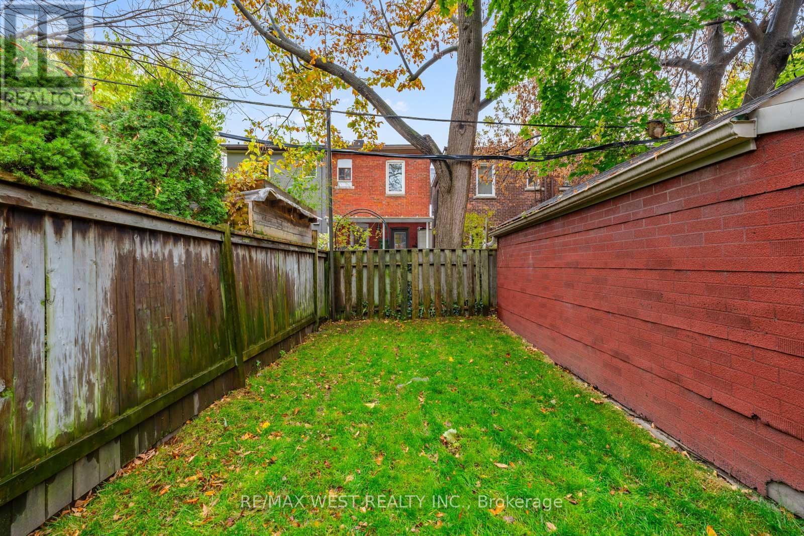 470 Runnymede Road, Toronto, Ontario  M6S 2Z2 - Photo 44 - W12793278