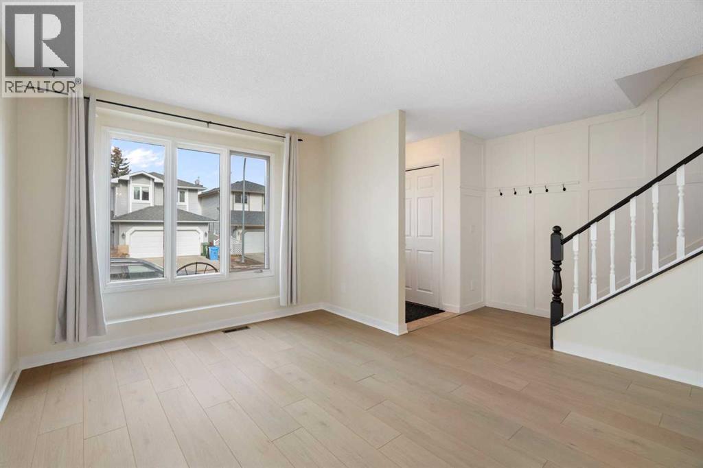 25 Mckernan Road Se, Calgary, Alberta  T2Z 1S7 - Photo 2 - A2286879