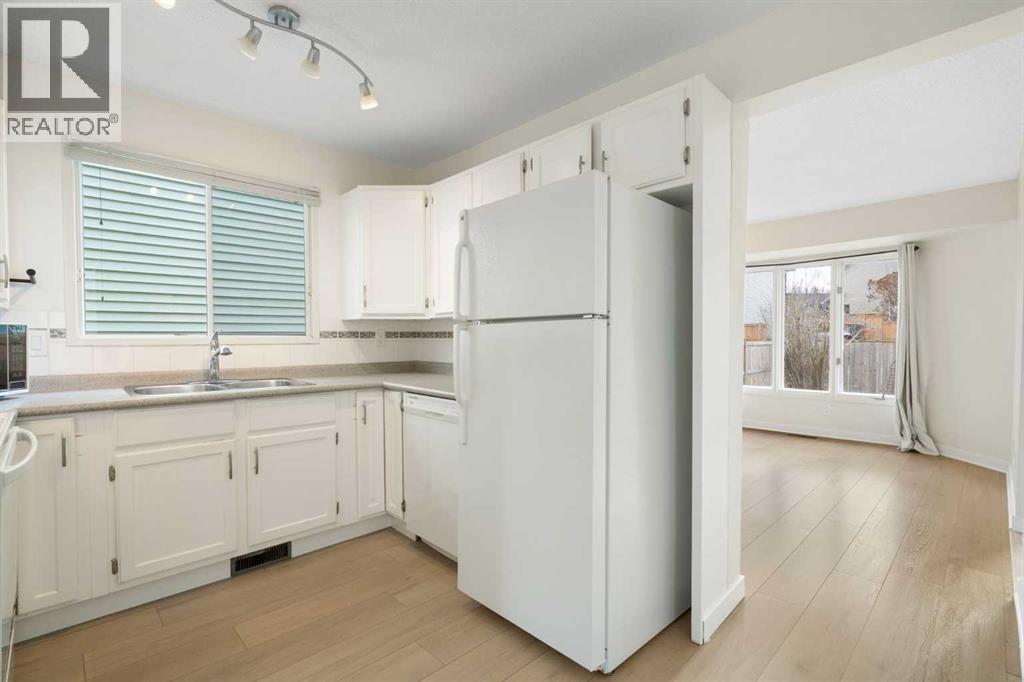 25 Mckernan Road Se, Calgary, Alberta  T2Z 1S7 - Photo 9 - A2286879