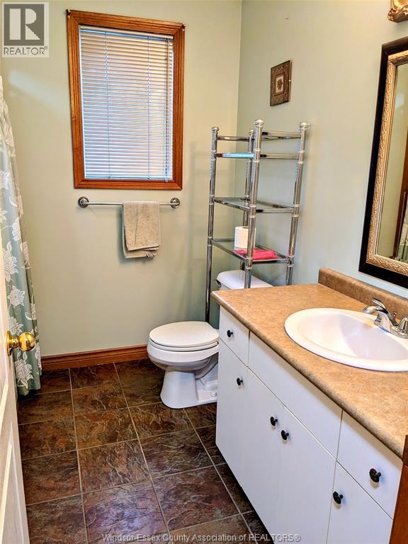 4222 Stagecoach, Windsor, Ontario  N9G 2W8 - Photo 13 - 26003370