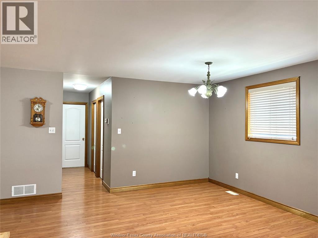 4222 Stagecoach, Windsor, Ontario  N9G 2W8 - Photo 7 - 26003370
