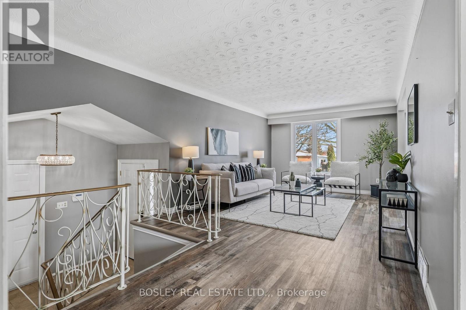 17 Adel Drive, St. Catharines, Ontario  L2M 6N3 - Photo 2 - X12794208