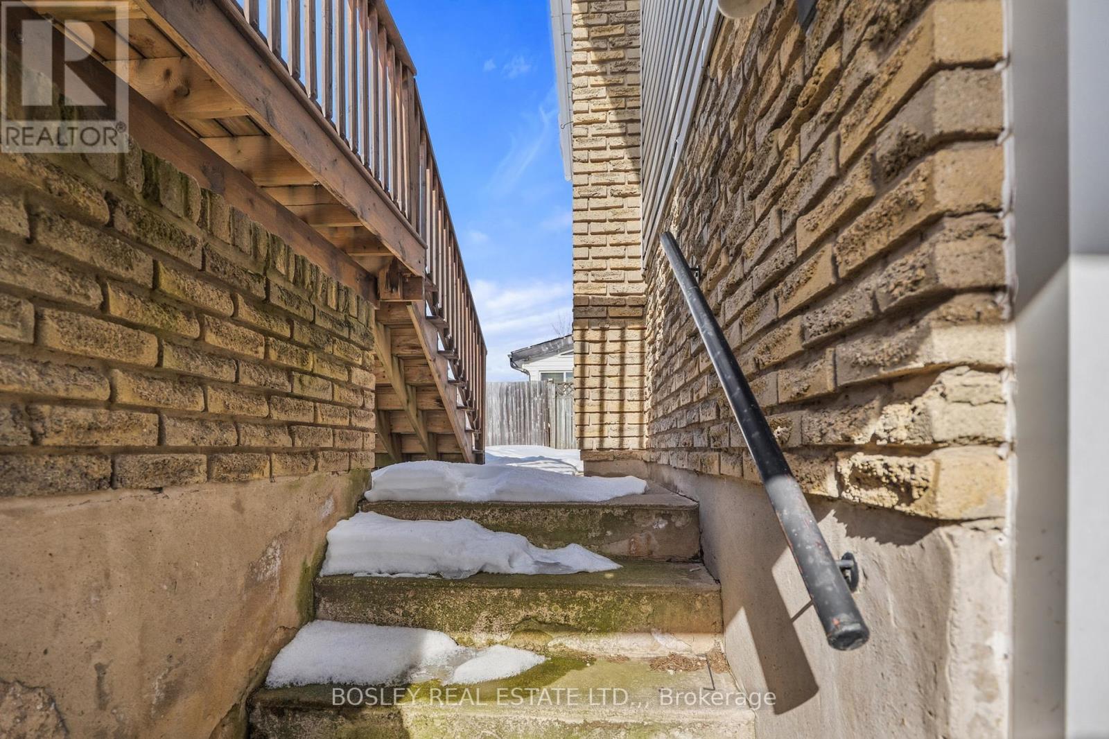 17 Adel Drive, St. Catharines, Ontario  L2M 6N3 - Photo 27 - X12794208