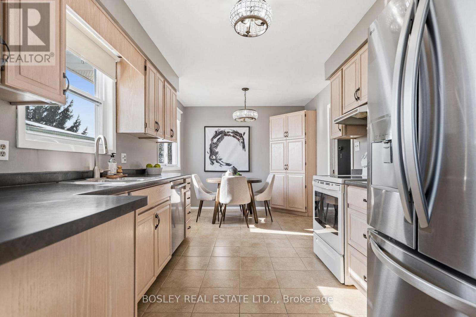 17 Adel Drive, St. Catharines, Ontario  L2M 6N3 - Photo 8 - X12794208