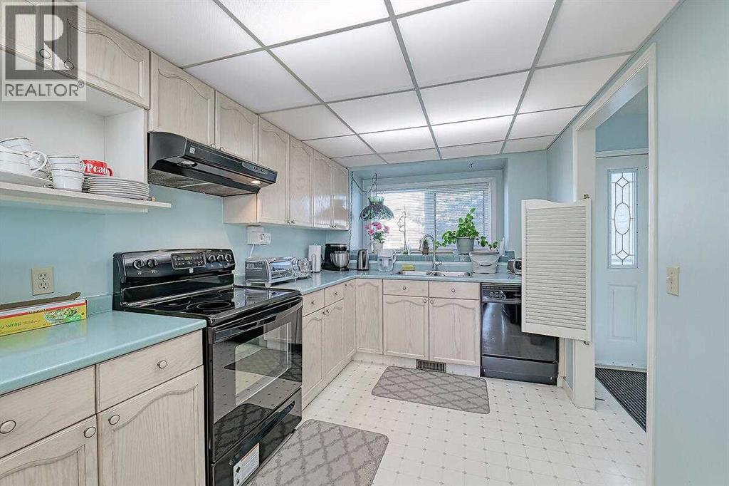 317 Sandringham Road Nw, Calgary, Alberta  T3K 3Z1 - Photo 15 - A2285975