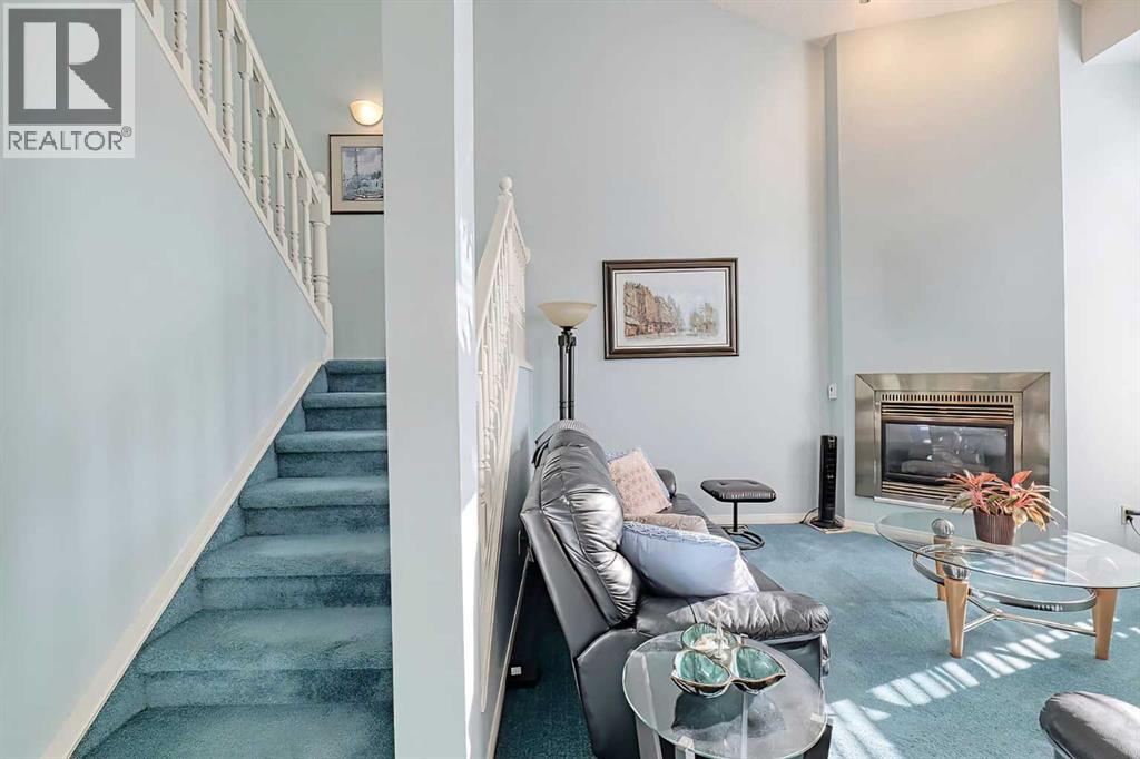 317 Sandringham Road Nw, Calgary, Alberta  T3K 3Z1 - Photo 2 - A2285975